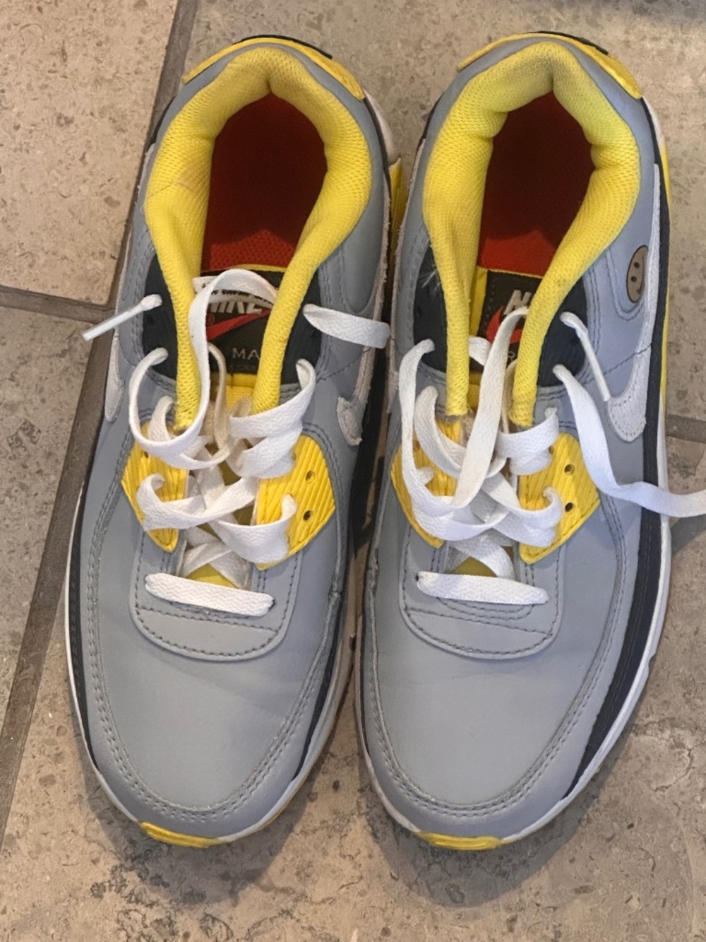 Air Max Go the Extra Smile Size 5Y